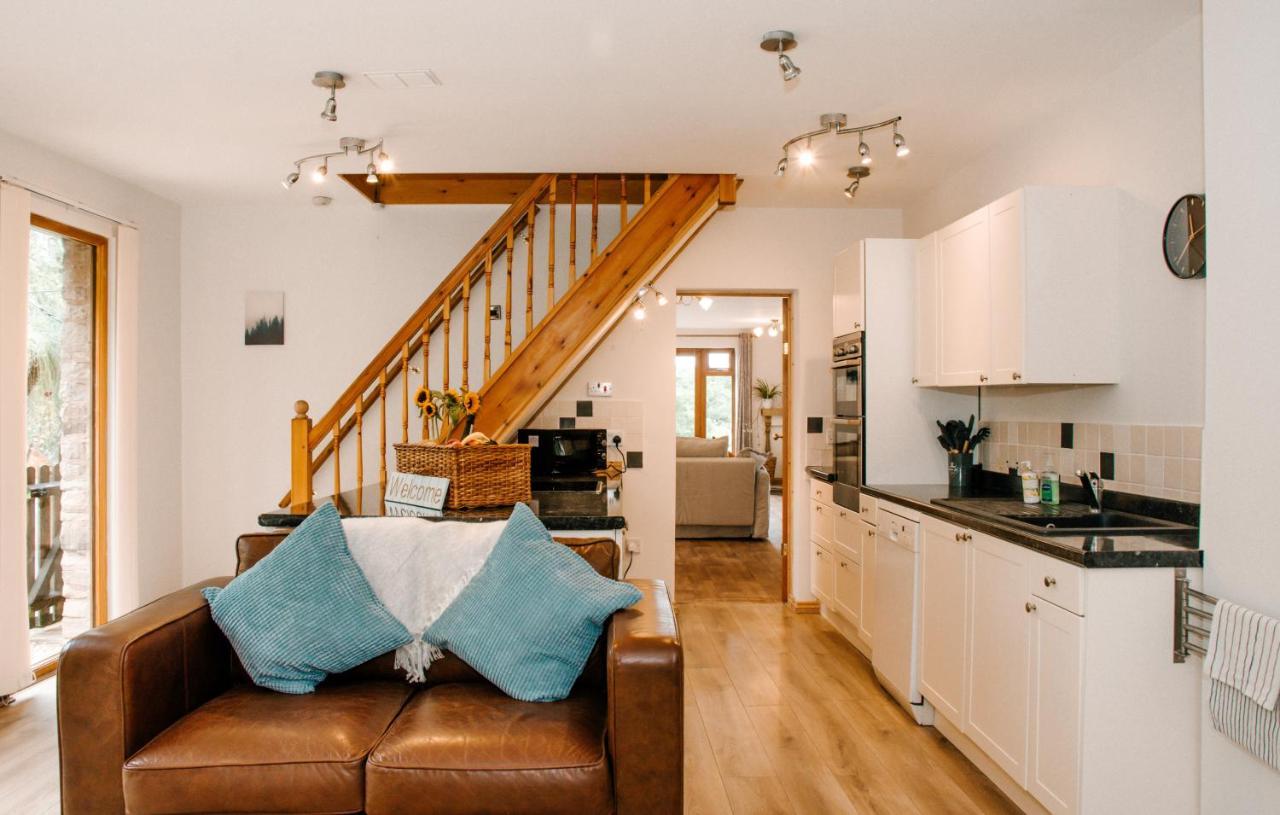 Holly Cottage, 2 Bed House, Sleeps 6 Cleobury Mortimer Esterno foto